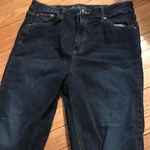 Dark blue skinny jeans!